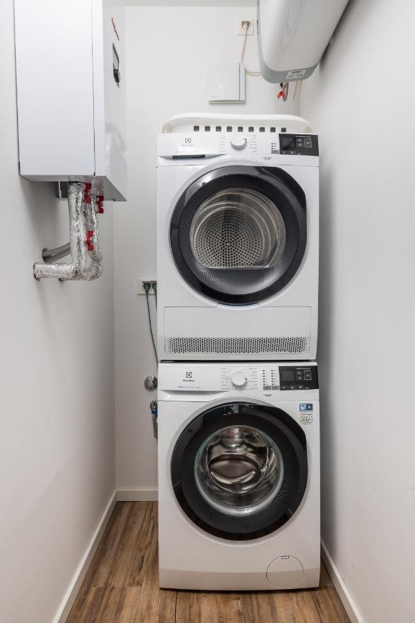 Apartment Top View With Balcony And Private Parking リエカ エクステリア 写真